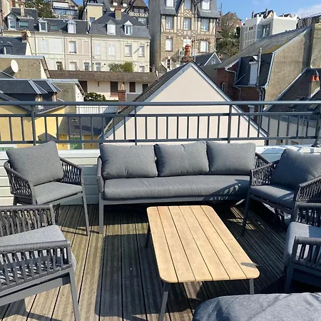 Les Hirondelles De Trouville-sur-Mer